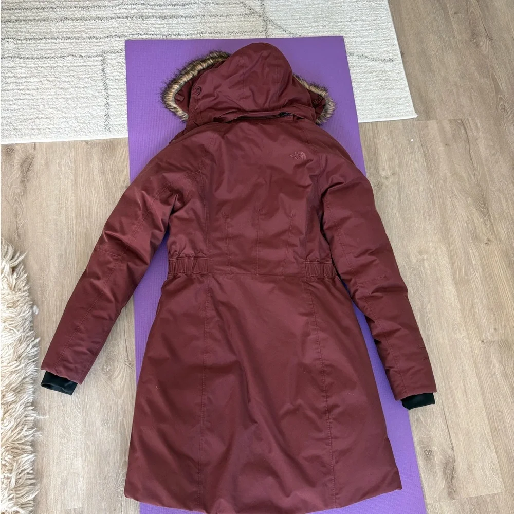 The North Face Women's Maroon / Burgundy Down Parka - Picture 3 of 4